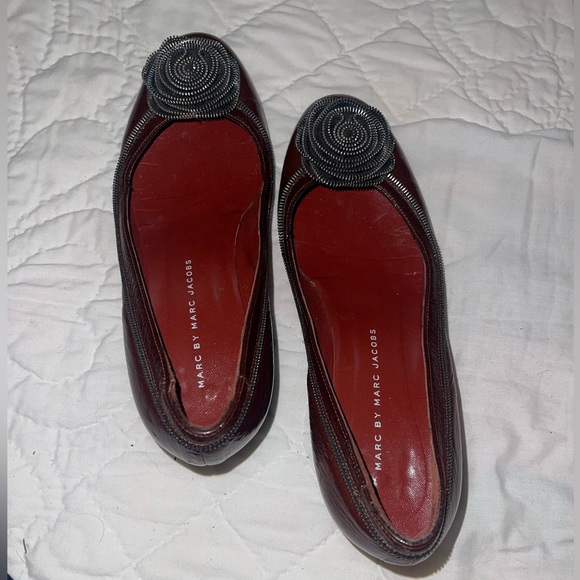 Women’s Marc Jacobs Burgundy Heels with Black Embellishment - Picture 5 of 6